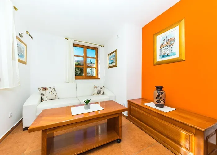 Perla Varos Appartement *