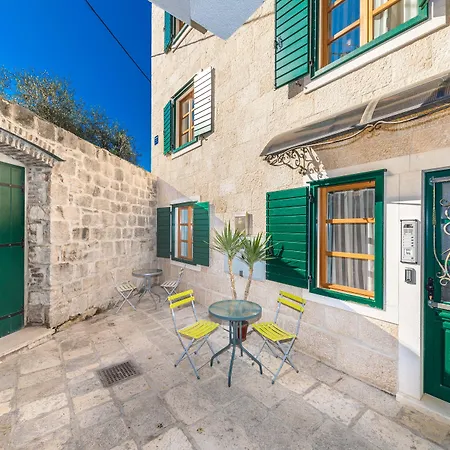 Perla Varos Apartment Split