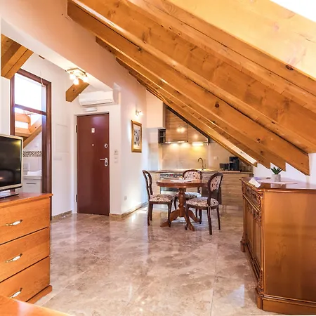 Perla Varos Apartment Split
