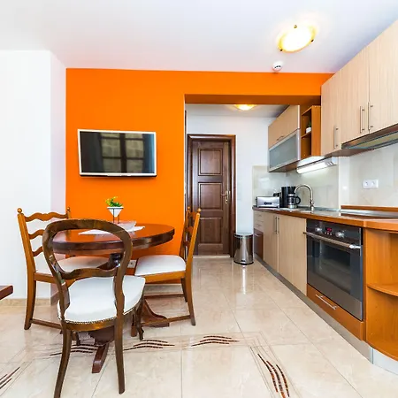 Apartment Perla Varos *