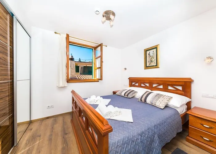 Perla Varos Apartment