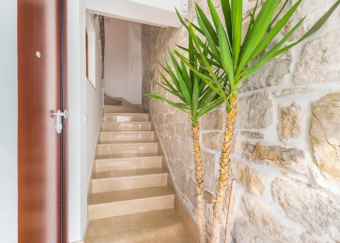 Apartment Perla Varos