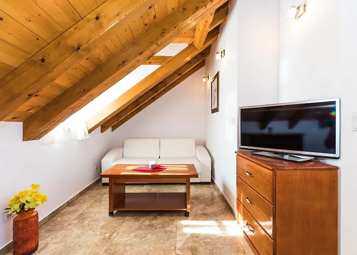 Perla Varos Apartment *