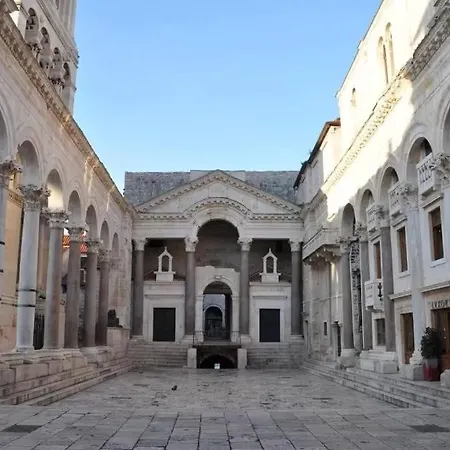 Perla Varos 아파트 *