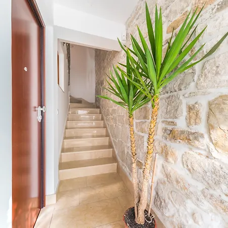 Apartment Perla Varos