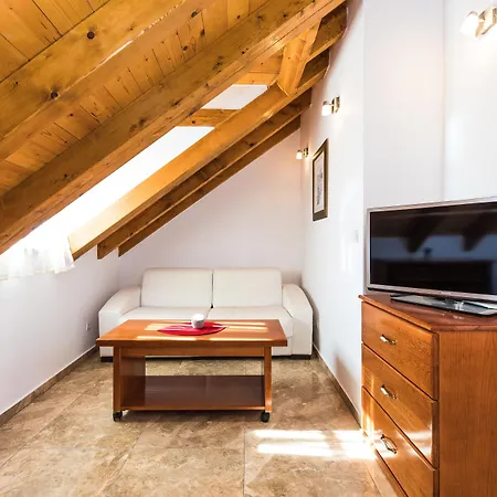 Perla Varos Апартаменти *