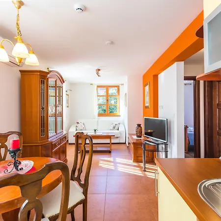 Perla Varos Апартаменти *