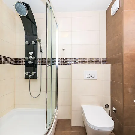 Perla Varos Apartment *