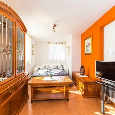 Perla Varos Спліт