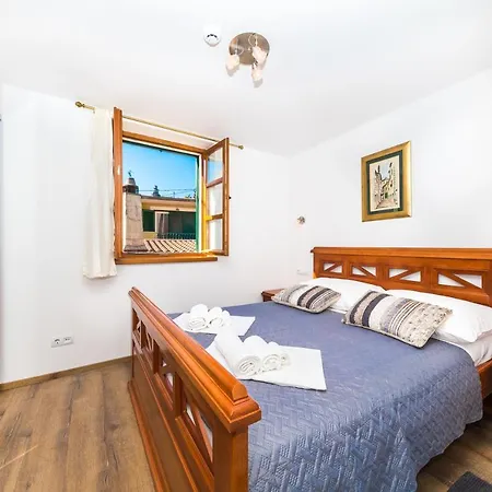 Perla Varos Lägenhet